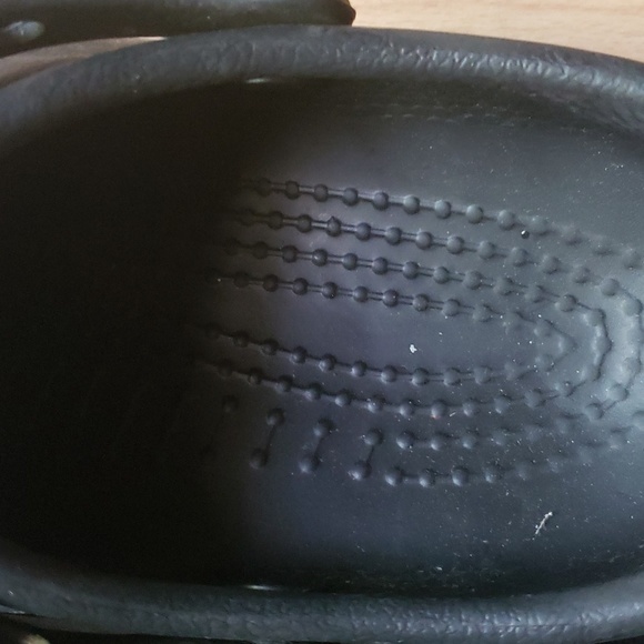 Water Proof Crocs - Picture 5 of 8